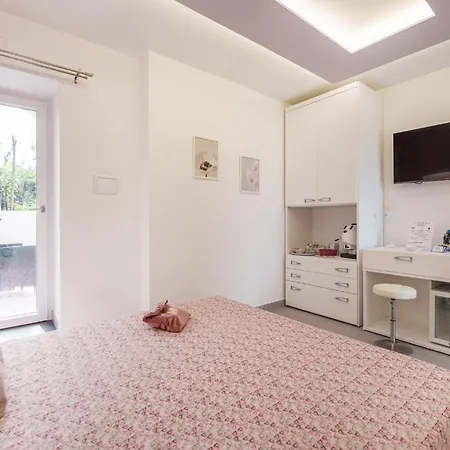 Le Rondinelle Guest house *
